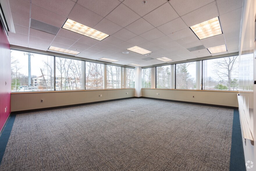 More Photos Of 40 Shattuck Rd, Andover Office For Lease