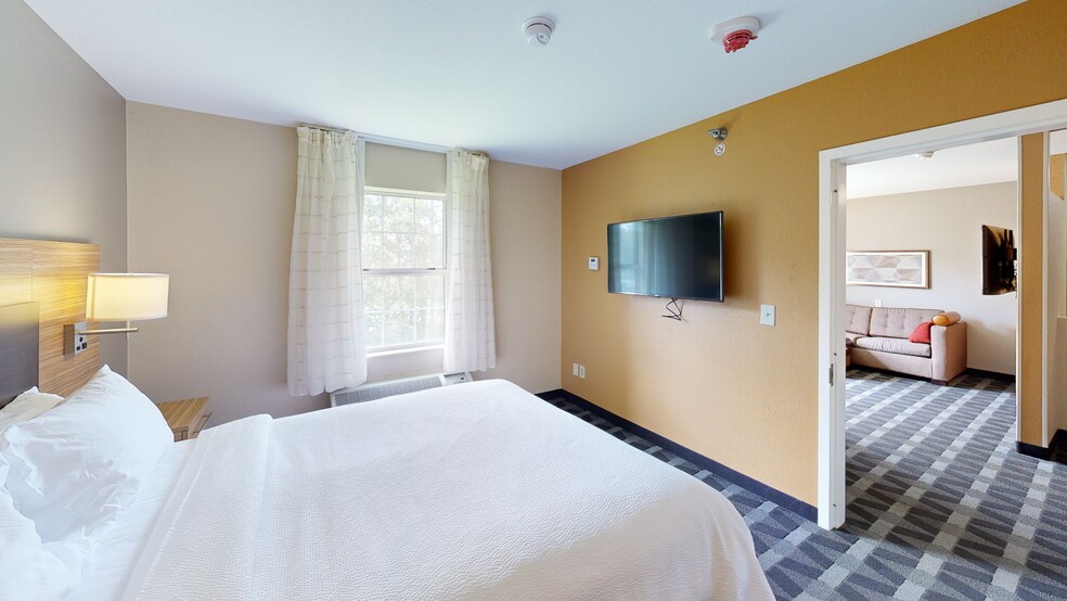 More Photos Of 11309 Abercorn St, Savannah Hotel For Sale