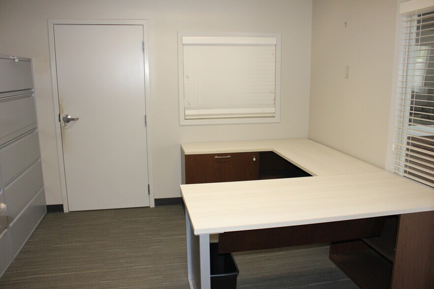 More Photos Of 27373 Highway 42, Springfield Loft Creative Space For Lease