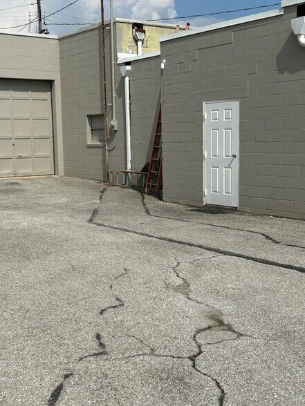 More Photos Of 134 Baltimore St, Hanover Flex For Lease