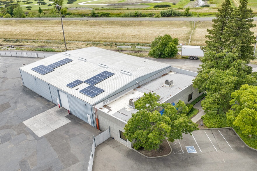 More Photos Of 4081 Seaport Blvd, West Sacramento Warehouse For Lease