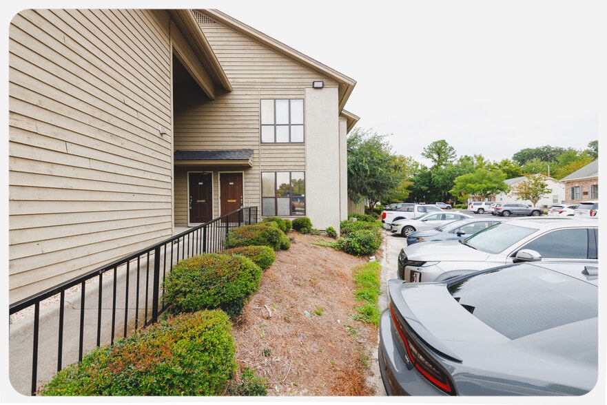 More Photos Of 351 Commercial Dr, Savannah Office Residential For Lease