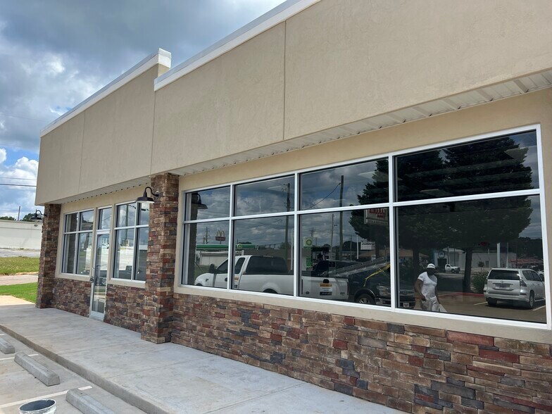 Primary Photo Of 1448 Alice, Griffin General Retail For Lease