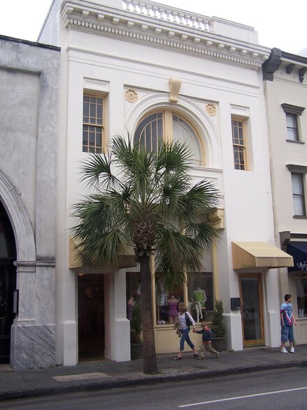 More Photos Of 302 King St, Charleston Storefront Retail Office For Lease
