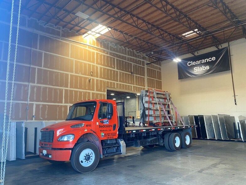 More Photos Of 4813 Greenleaf Ct, Modesto Showroom For Lease