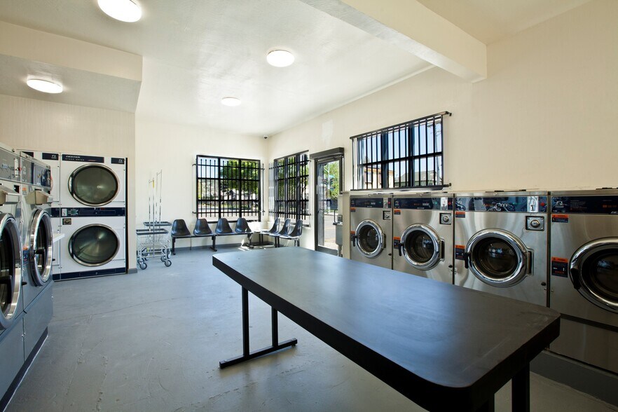 More Photos Of 1841 98th Ave, Oakland Freestanding For Sale