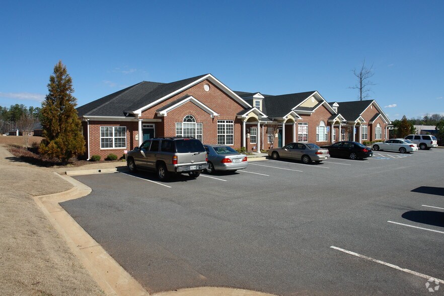 More Photos Of 1815 Lockeway Dr, Alpharetta Office For Sale
