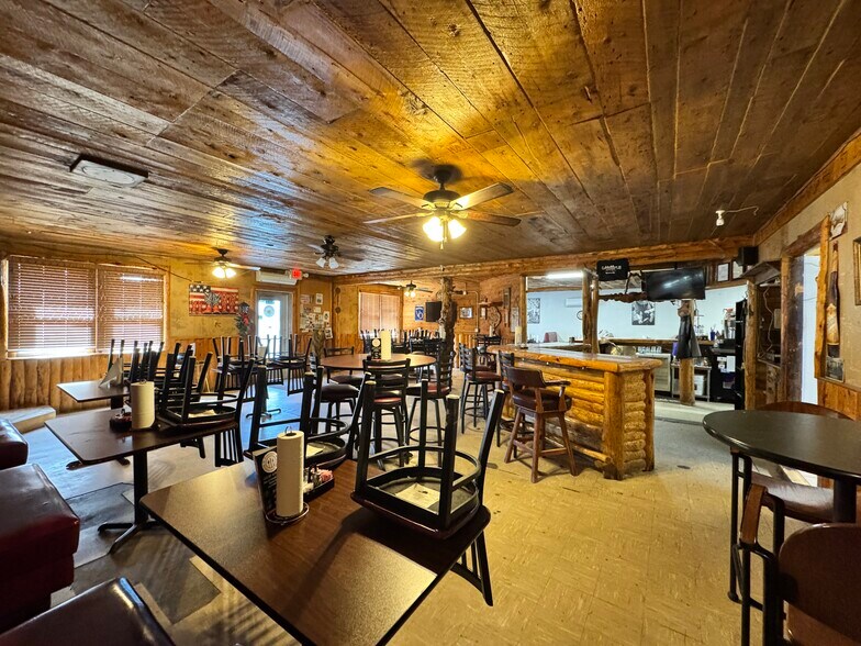 More Photos Of 1550 Missouri Valley Rd, Riverton Restaurant For Sale