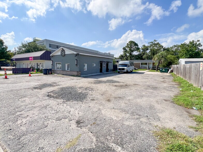 More Photos Of , North Charleston General Retail For Sale