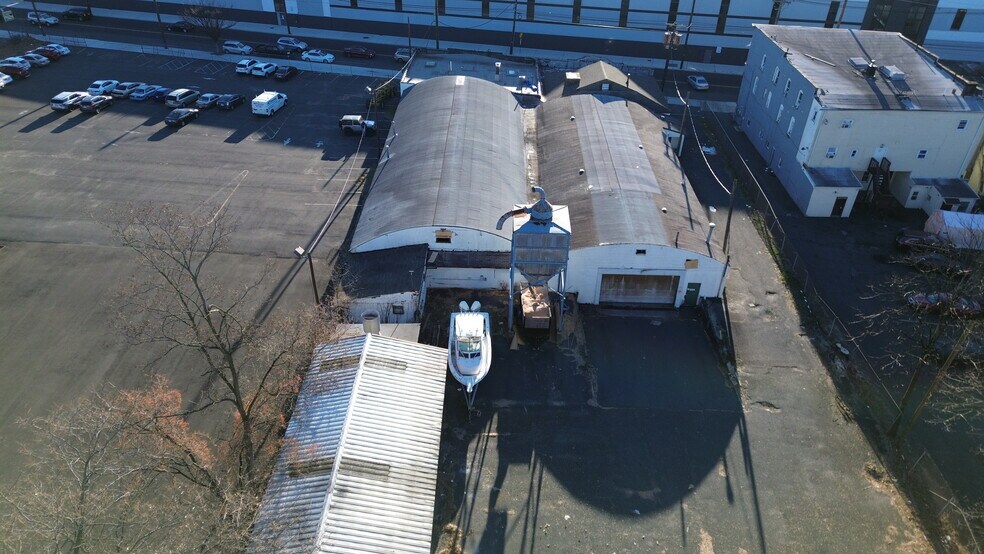 More Photos Of 1340 W Front St, Plainfield Manufacturing For Lease