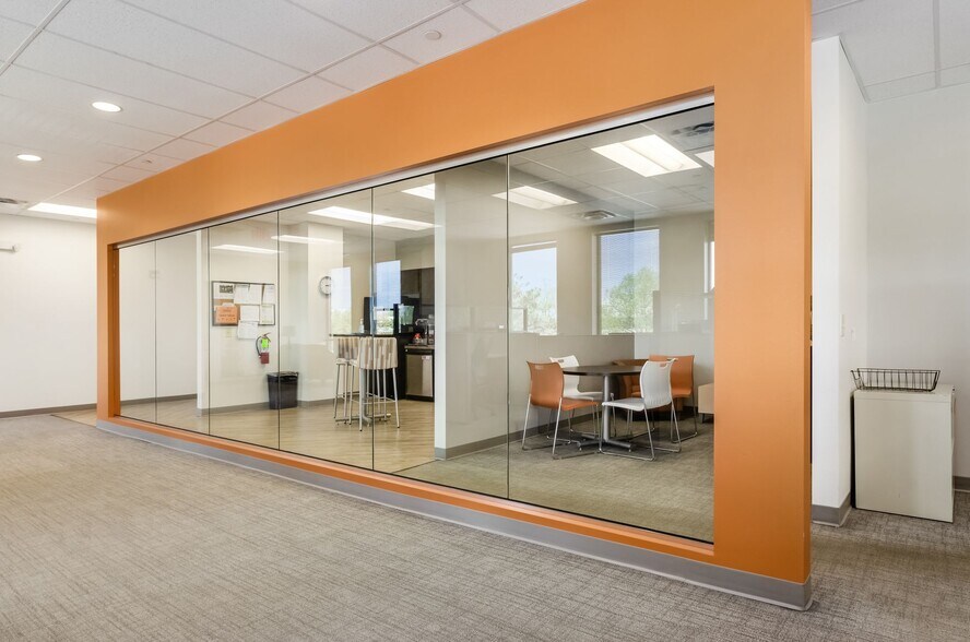 More Photos Of 1 E Campus View Blvd, Columbus Office For Lease