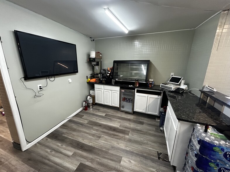 More Photos Of 4655 Benson St, Philadelphia Apartments For Sale