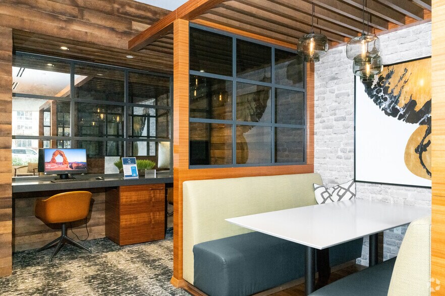 More Photos Of 3400 S Clark St, Arlington Apartments For Lease