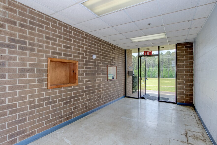 More Photos Of 1664 Sharon Rd, Washington Warehouse For Sale