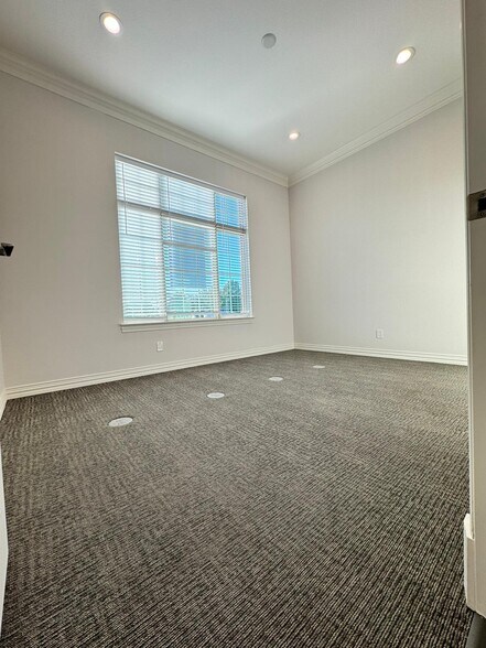 More Photos Of 8751 Collin McKinney Pky, McKinney Office Residential For Lease