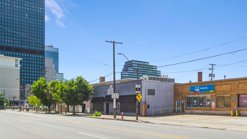 More Photos Of 1437 St Clair Ave NE, Cleveland Bar For Sale