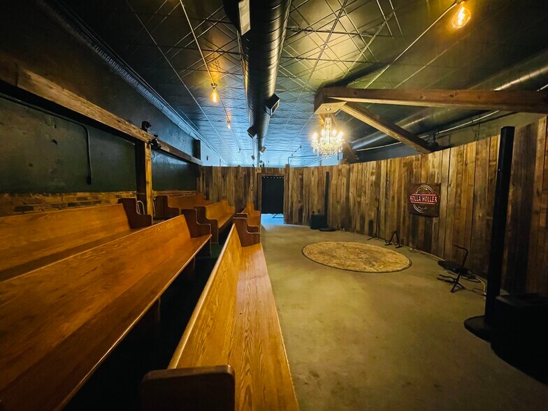More Photos Of 211 Main St, Irvine Storefront For Sale