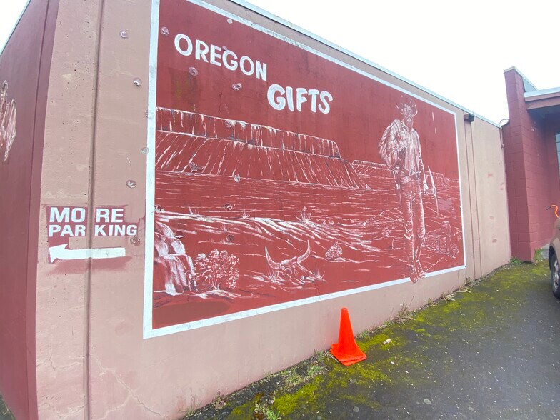 More Photos Of 7712 NE Sandy Blvd, Portland Warehouse For Sale