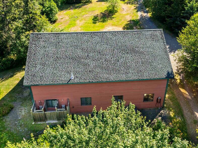 More Photos Of 54 Toll Bridge Rd, Eastport Hotel For Sale