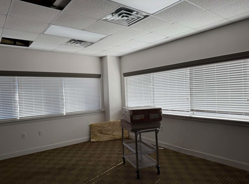 More Photos Of 6485 University Dr NW, Huntsville Freestanding For Sale