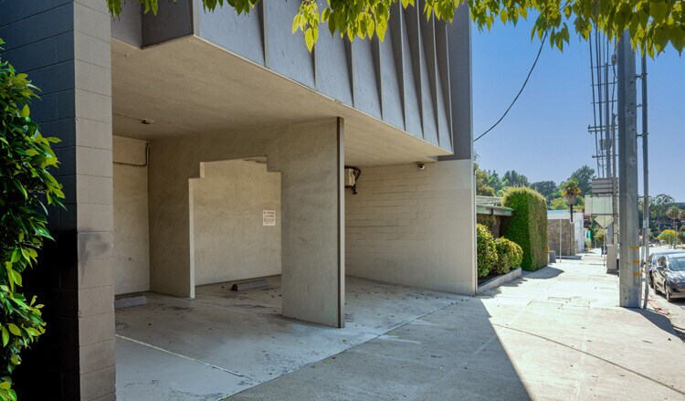 More Photos Of 3449–3453 Cahuenga Blvd W, Los Angeles Movie Radio TVStudio For Sale