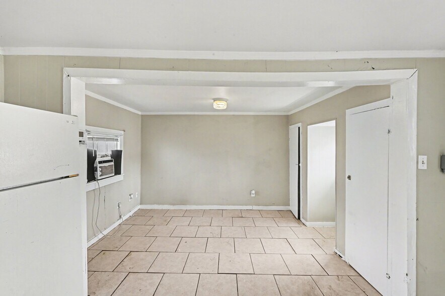 More Photos Of 308 Chestnut St, Silver Lake Apartments For Sale