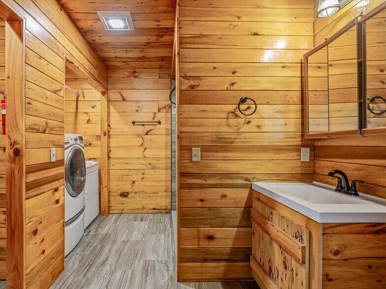 More Photos Of 1640-642 River Rd, Hot Springs Apartments For Sale