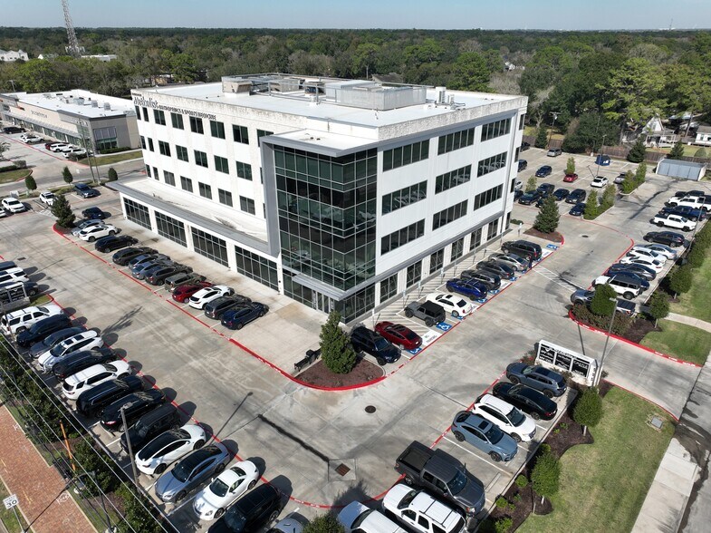 More Photos Of 505 S Friendswood Dr, Friendswood Medical For Lease