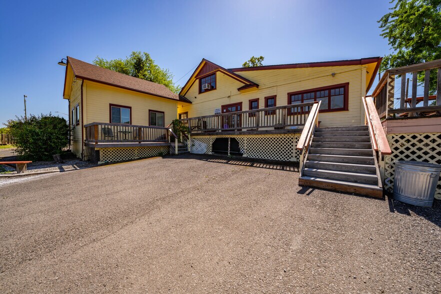 More Photos Of 143 S Main St, Phoenix Office For Sale