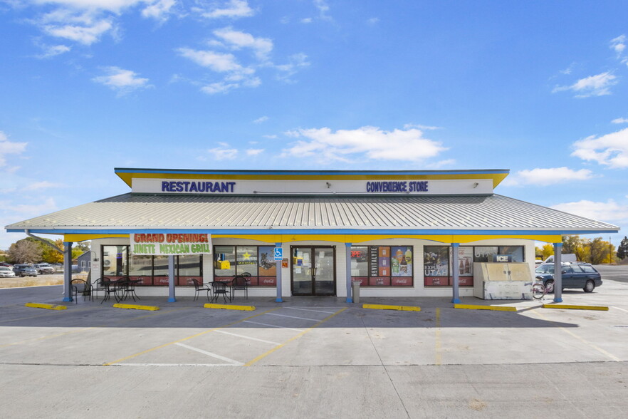 Primary Photo Of 10 E Main St, Castle Dale Convenience Store For Sale