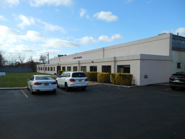 More Photos Of 4333 Veterans Memorial Hwy, Holbrook Distribution For Lease