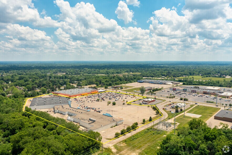 More Photos Of 4157-4245 E Court St, Burton Department Store For Sale