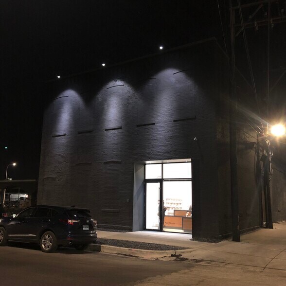 More Photos Of 219 N Elizabeth St, Chicago Showroom For Lease