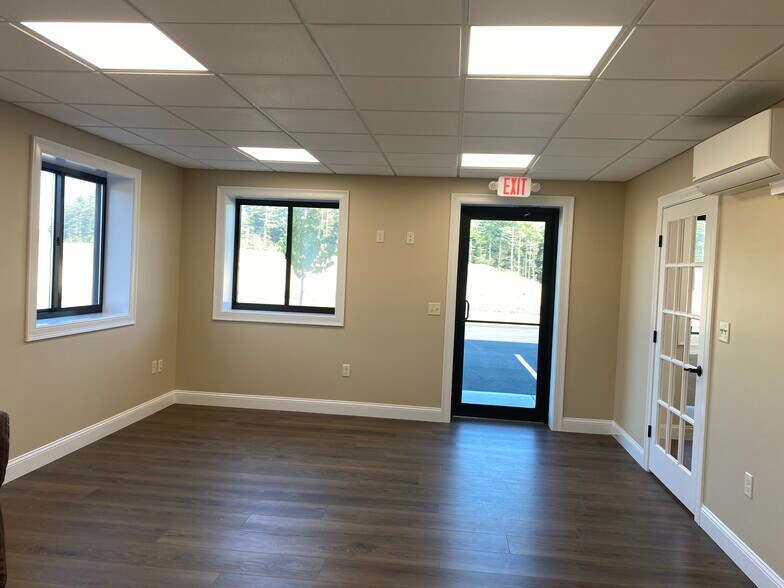 More Photos Of 6 Ricketts Pond Drive, Carver Light Distribution For Lease