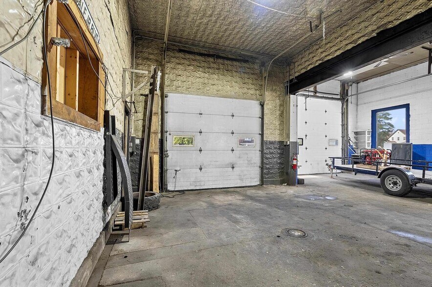 More Photos Of 201 E Green Bay St, Bonduel Service Station For Sale