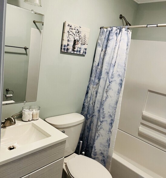 More Photos Of 1-5 Badger Ct, Greenville Apartments For Sale