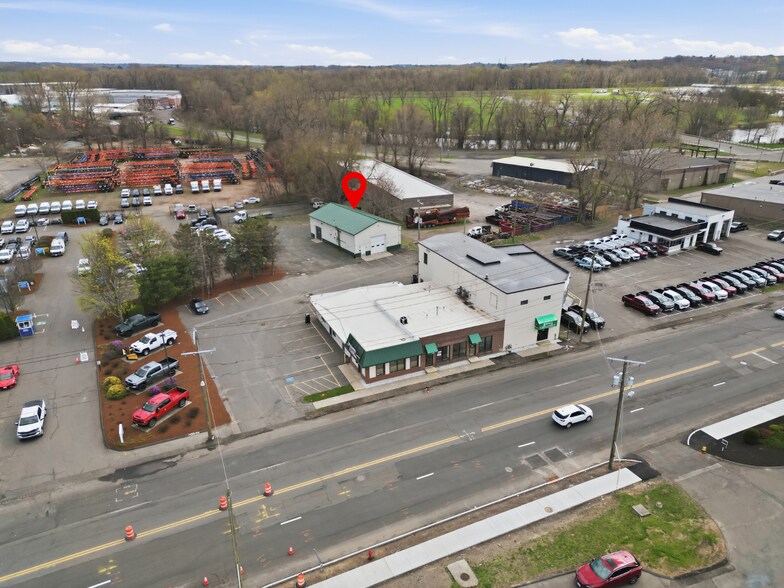 More Photos Of 21 Bramble St, West Springfield Warehouse For Lease