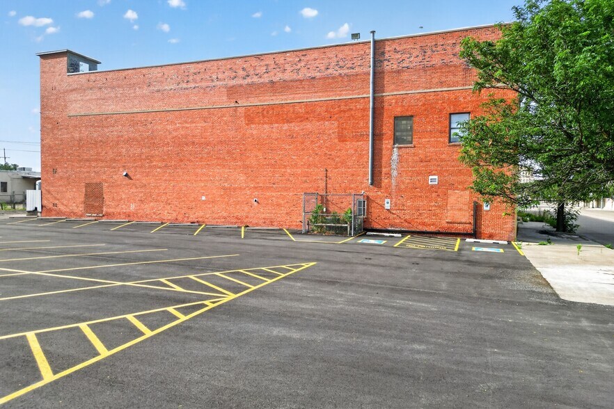 More Photos Of 117 Fillmore St, Amarillo Industrial For Sale