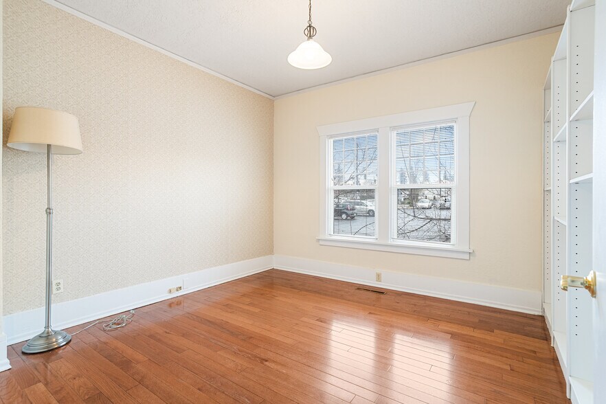 More Photos Of 2814 S Grand Blvd, Spokane Office For Lease