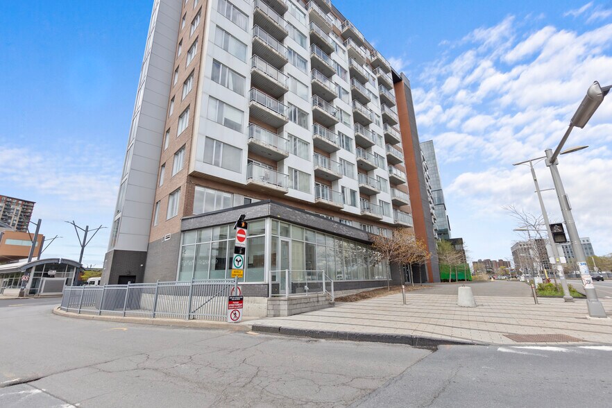 More Photos Of 1155 Rue Saint-Charles O, Longueuil Apartments For Lease