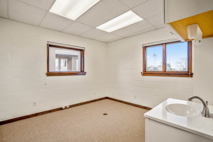 More Photos Of 11 Calle Medico, Santa Fe Medical For Lease