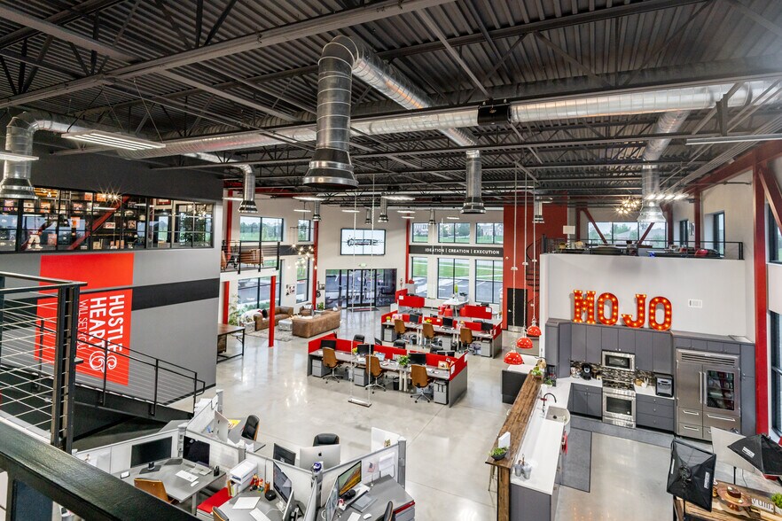 More Photos Of 205 SE 22nd St, Bentonville Office For Sale