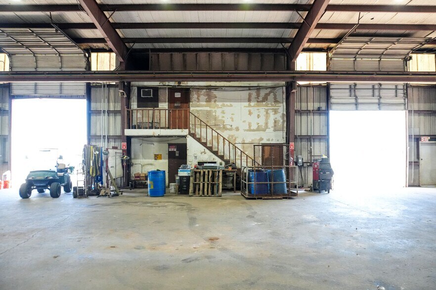 More Photos Of 9002 Leopard St, Corpus Christi Industrial For Sale
