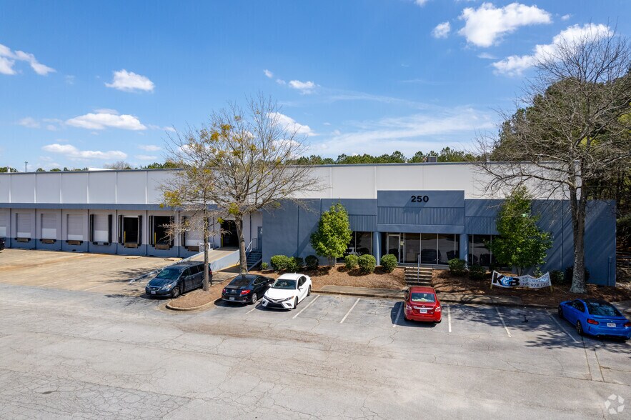More Photos Of 3655 Atlanta Industrial Dr NW, Atlanta Warehouse For Lease