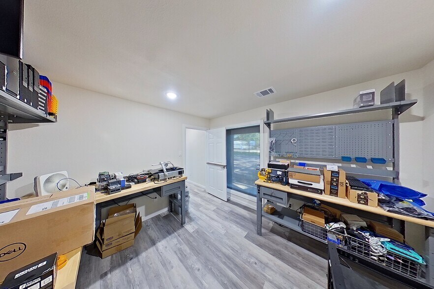 More Photos Of 26519 Oak Ridge Dr, Spring Storefront Retail Office For Sale