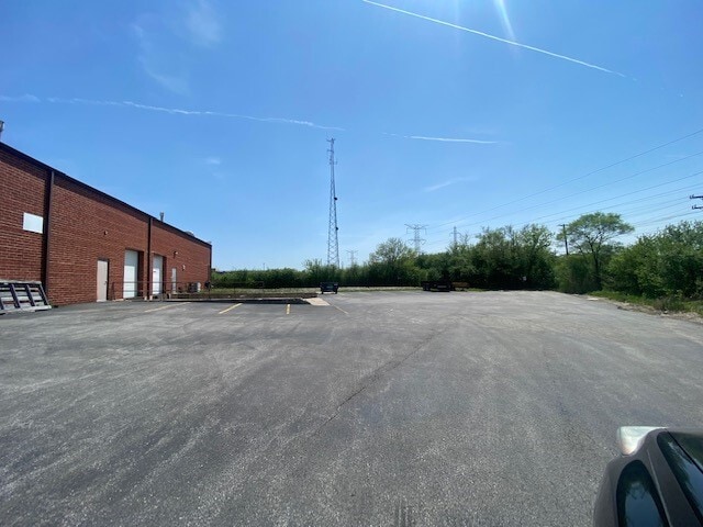 More Photos Of 7651-7657 W 100th Pl, Bridgeview Warehouse For Sale