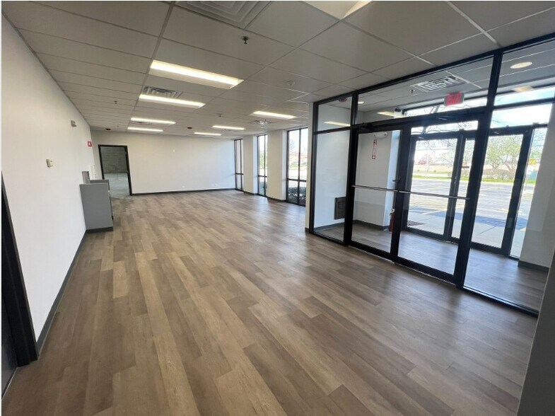 More Photos Of 1726-1850 Blackhawk Dr, West Chicago Distribution For Lease