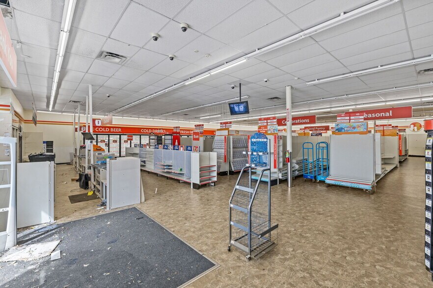 More Photos Of 1945 Kings Rd, Jacksonville Freestanding For Lease