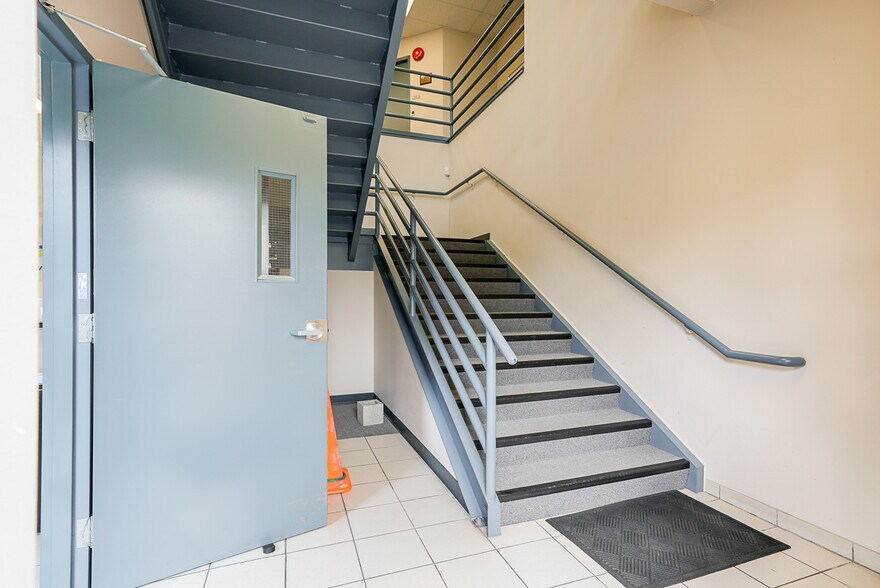 More Photos Of 766 Cliveden Pl, Delta Warehouse For Lease