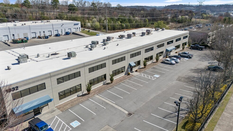 Primary Photo Of 1832 Midpark Rd, Knoxville Flex For Lease
